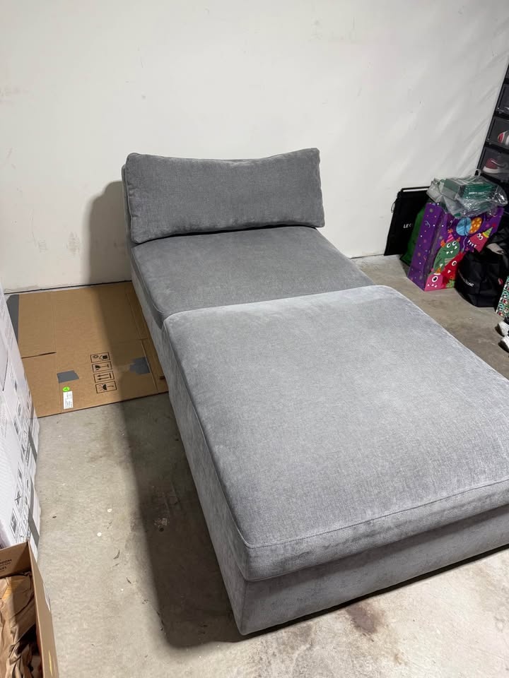 Structube 2-Piece Sectional Sofa - photo 2