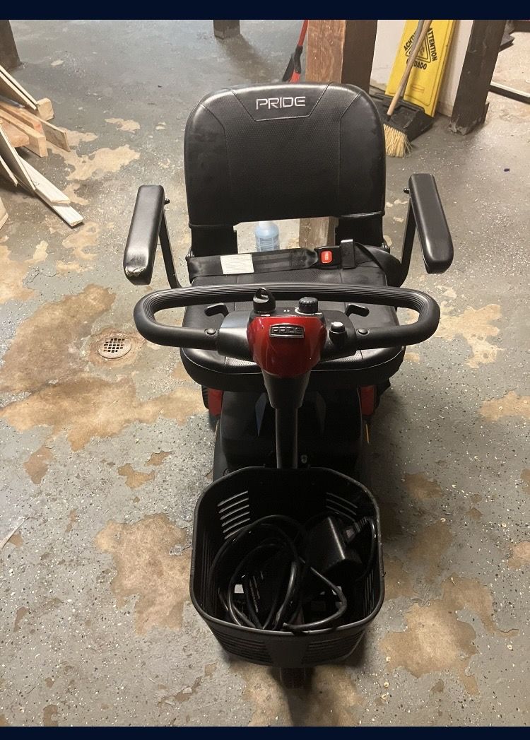 Pride Mobility Scooter - photo 3