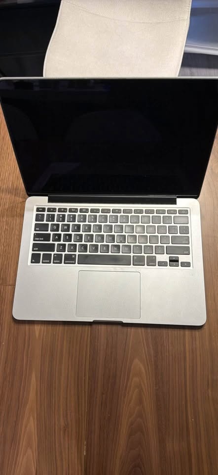 Apple MacBook Pro 13-inch Retina 2015 - photo 2