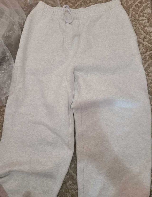 Aritzia Sweatfleece Mega Jogger Sweatpants - Small - photo 2