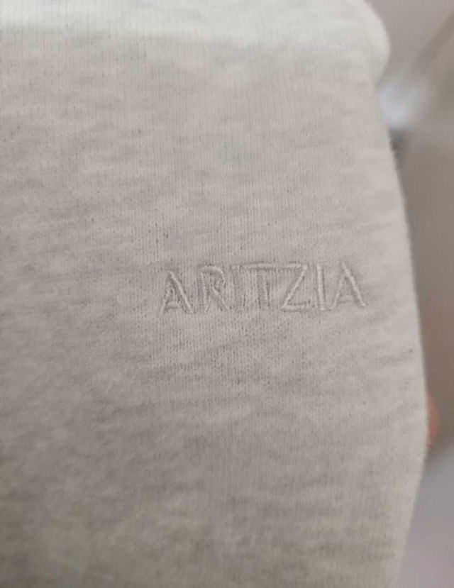 Aritzia Sweatfleece Mega Jogger Sweatpants - Small - photo 4