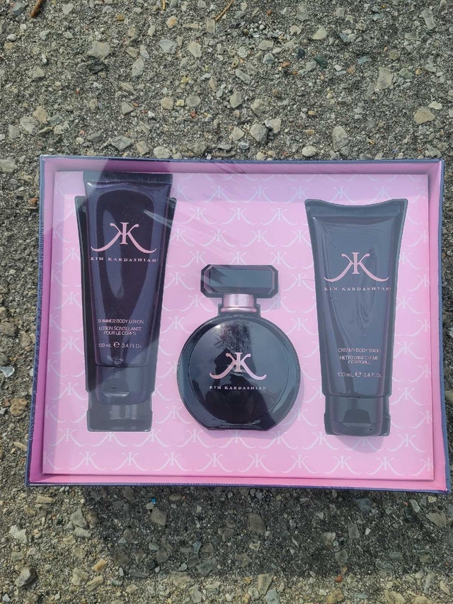 Kim Kardashian Gold Eau de Parfum Set for Women - photo 2