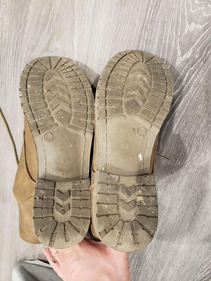 Size 6 boots - photo 2