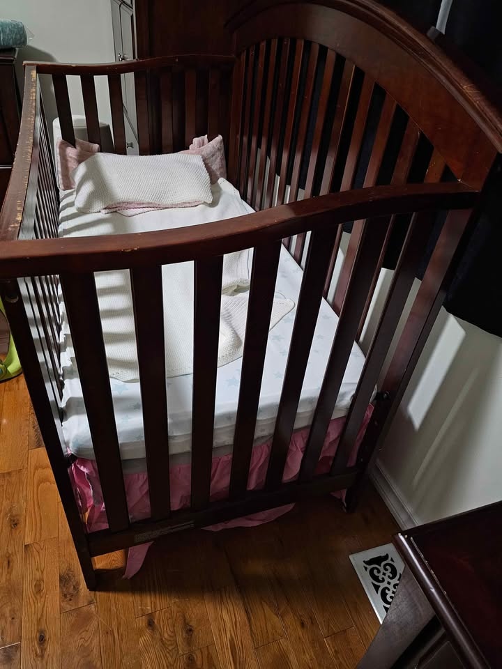 🧡 Crib - photo 3