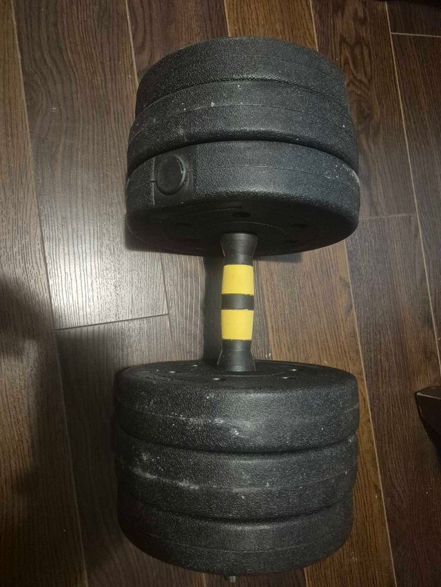 Dumbbell Set - 3kg (4) & 2.5kg (2)