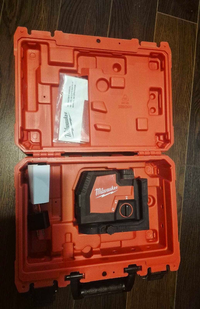 Milwaukee Laser Level with Charger - photo 3