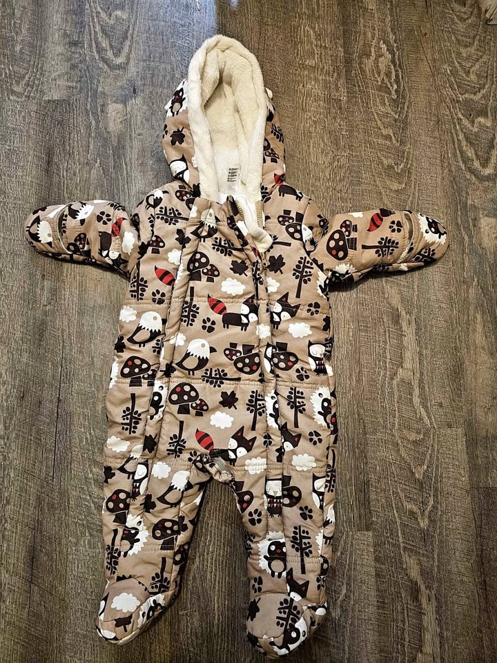 🧡 Infant Snow Suit 3-6 Months