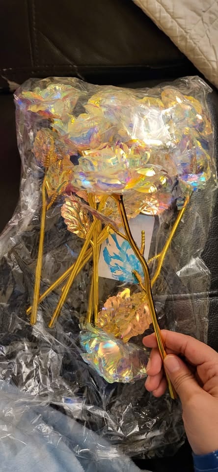 Iridescent Roses Gold Stems - 8 flowers - photo 3