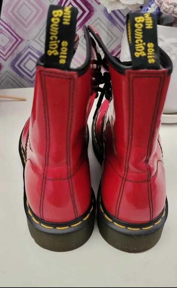 Dr. Martens Women's Boots image indicator(2)