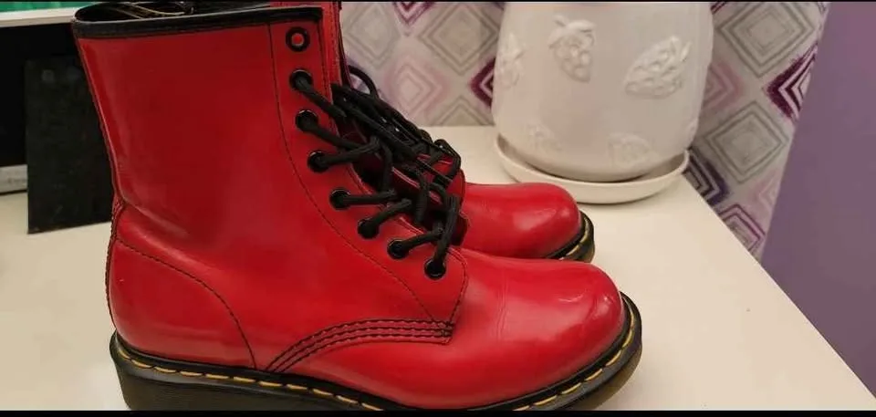 Dr. Martens Women's Boots image indicator(3)