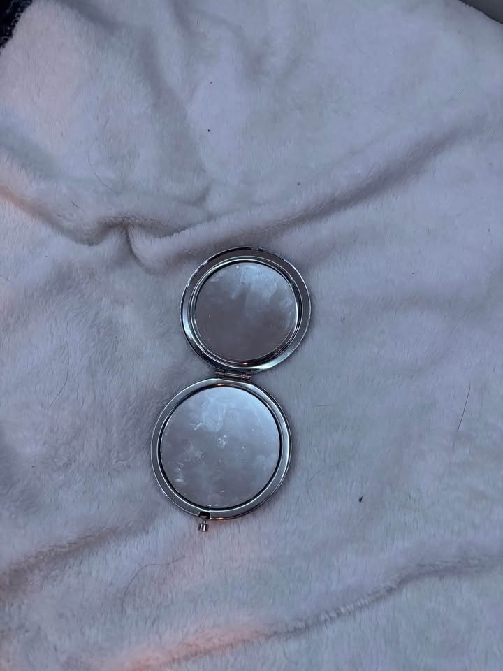 Canada Souvenir Compact Mirror - photo 2