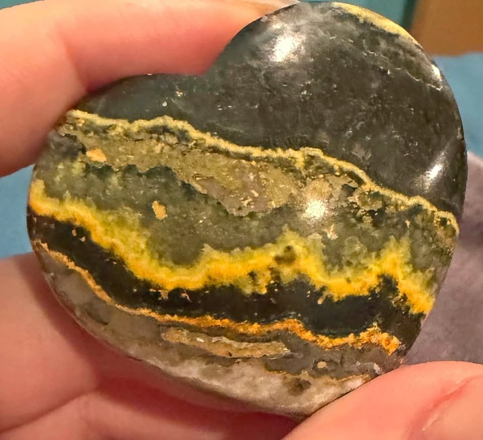 Bumble bee jasper heart