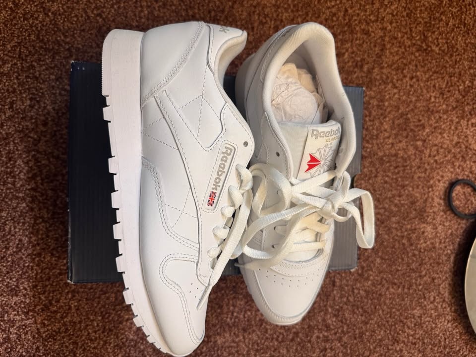 Reebok Women’s Classic leather shoes US 8.5 - photo 3