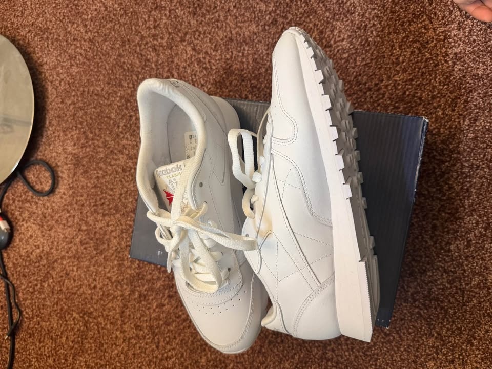 Reebok Women’s Classic leather shoes US 8.5 - photo 5