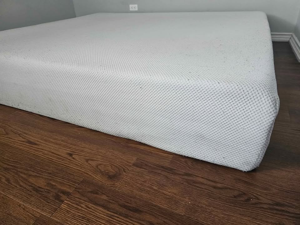 Zinus Memory Foam King Mattress - photo 3