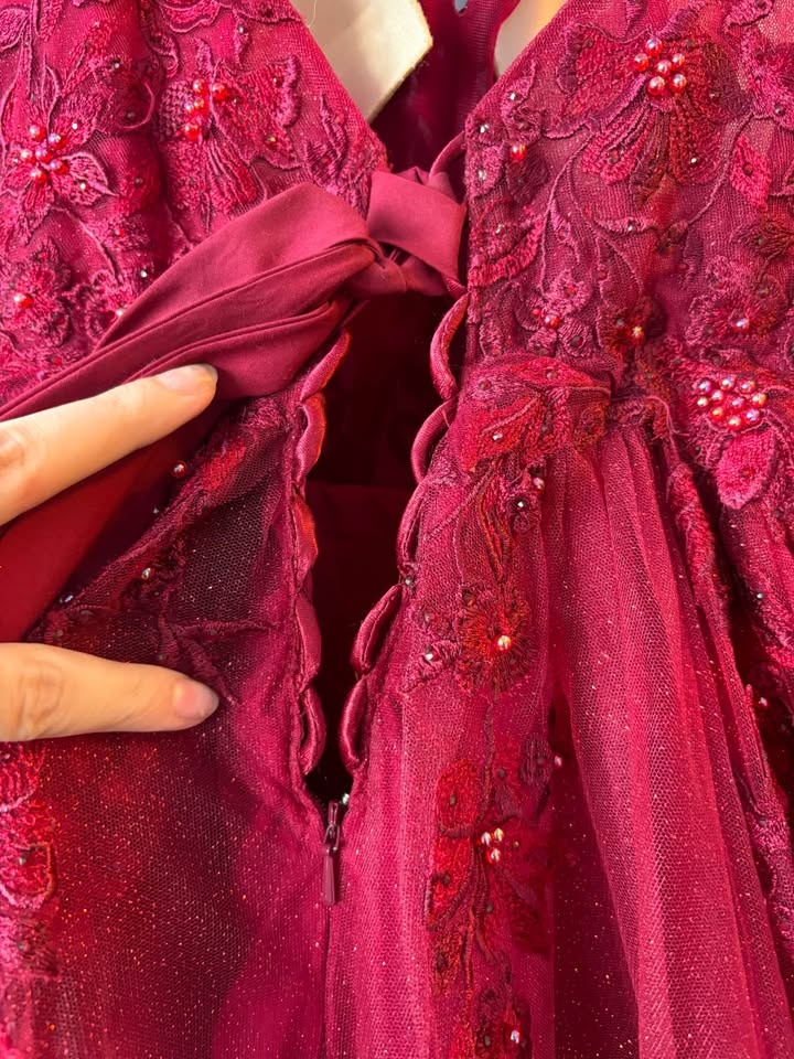 Beautiful Red Prom Dress - photo 5