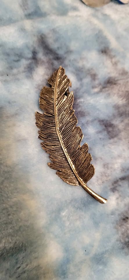 Metallic Feather Hair Clip