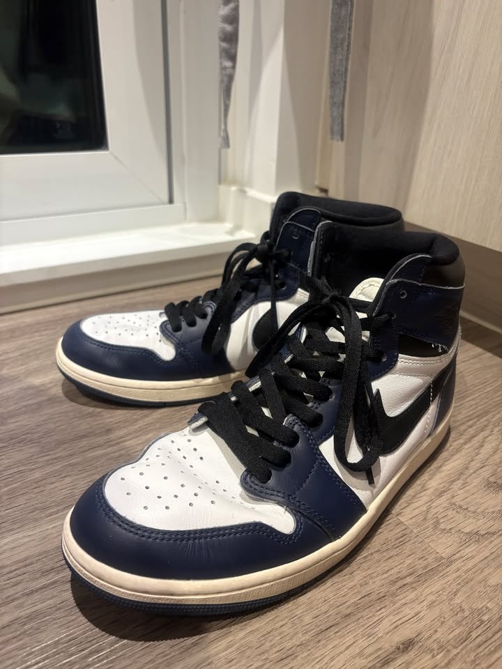 Nike Jordan 1 Retro High OG - Midnight Navy - photo 3
