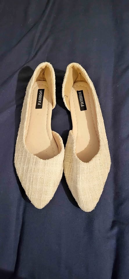 Cream Tweed Pointed Toe Flats Size 39