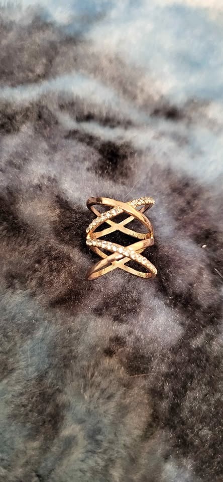 Gold Criss Cross Rhinestone Ring