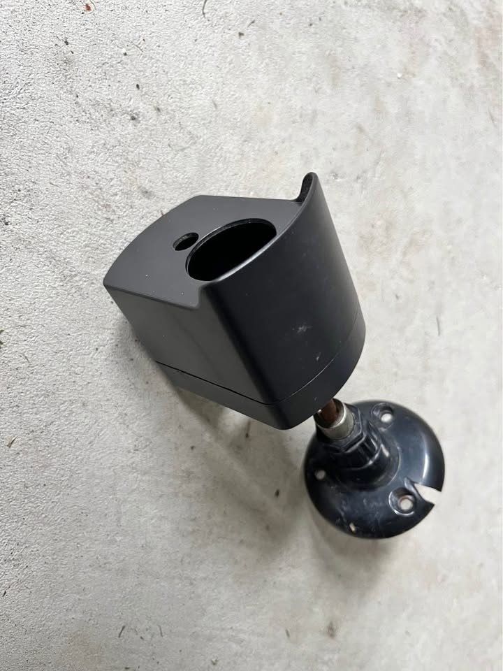 Wyze Cam Outdoor Case + Mount (Fits v1/v2/v3) - photo 3