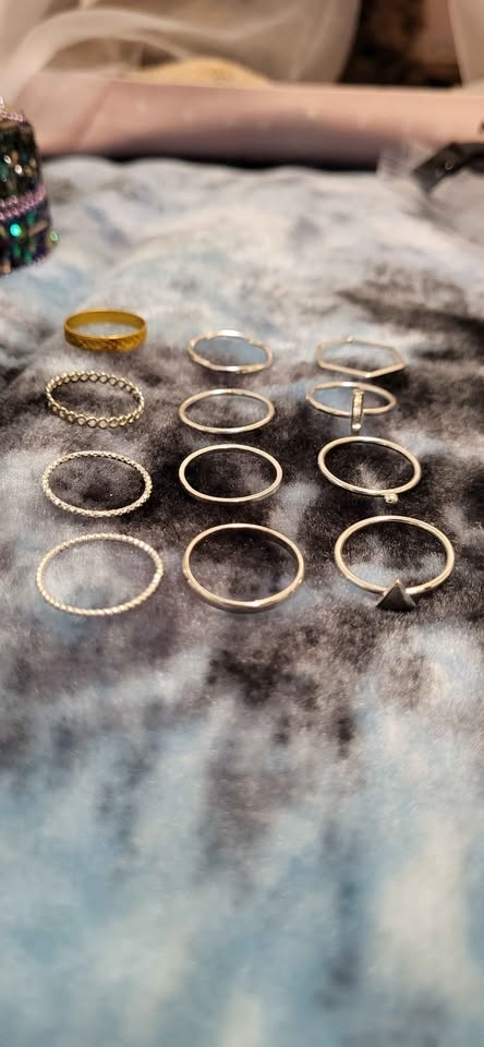 Mixed Style Rings Bundle - photo 2
