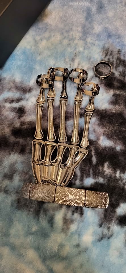 Skeleton Hand Bracelet with Rings - photo 2
