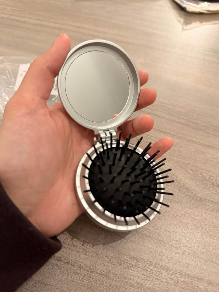 Compact Mirror and Comb - photo 2