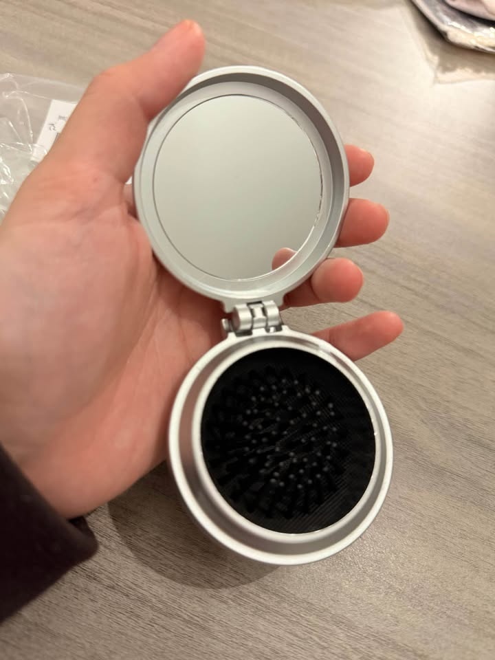 Compact Mirror and Comb - photo 3