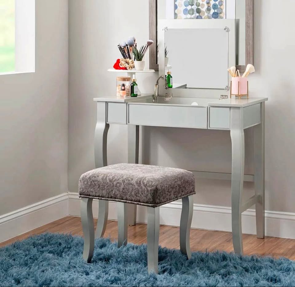 House of Hampton Daughtry Vanity Set w/ Mirror & Stool