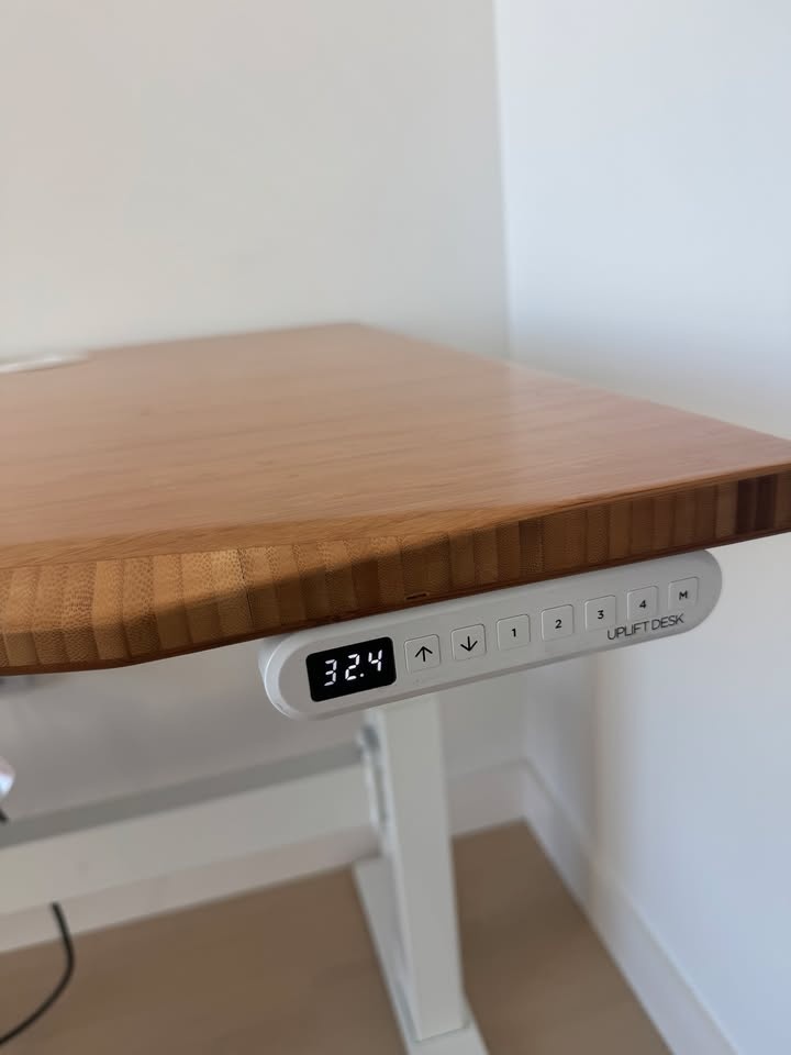 UPLIFT Standing Desk (60" x 30" Bamboo Curve) + Accessories - photo 4