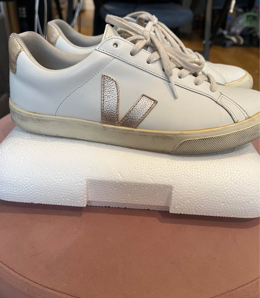 Veja white leather sneakers - size 10 - photo 3