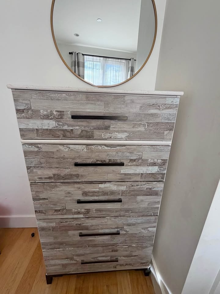 Ashley Furniture 5 Drawer Dresser