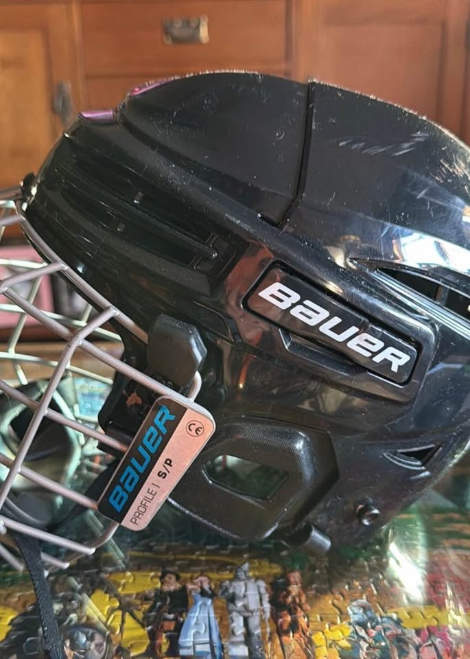 Bauer Hockey Helmet - photo 2