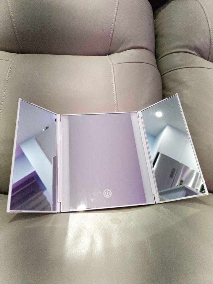 Make up mirror with led light - photo 2