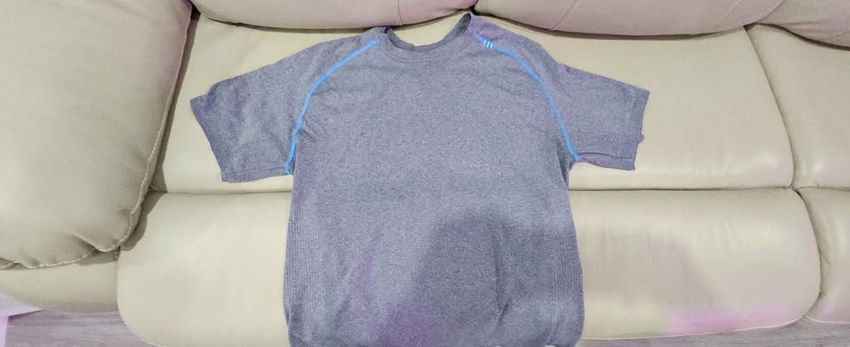 Lululemon Grey T-Shirt - Size Small