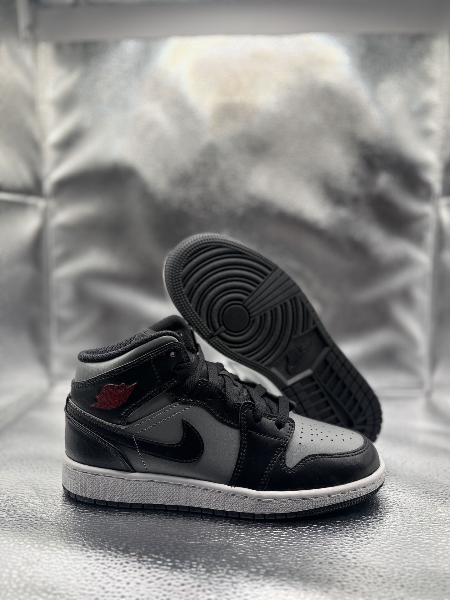 Air Jordan 1 Mid Shadow Red GS
