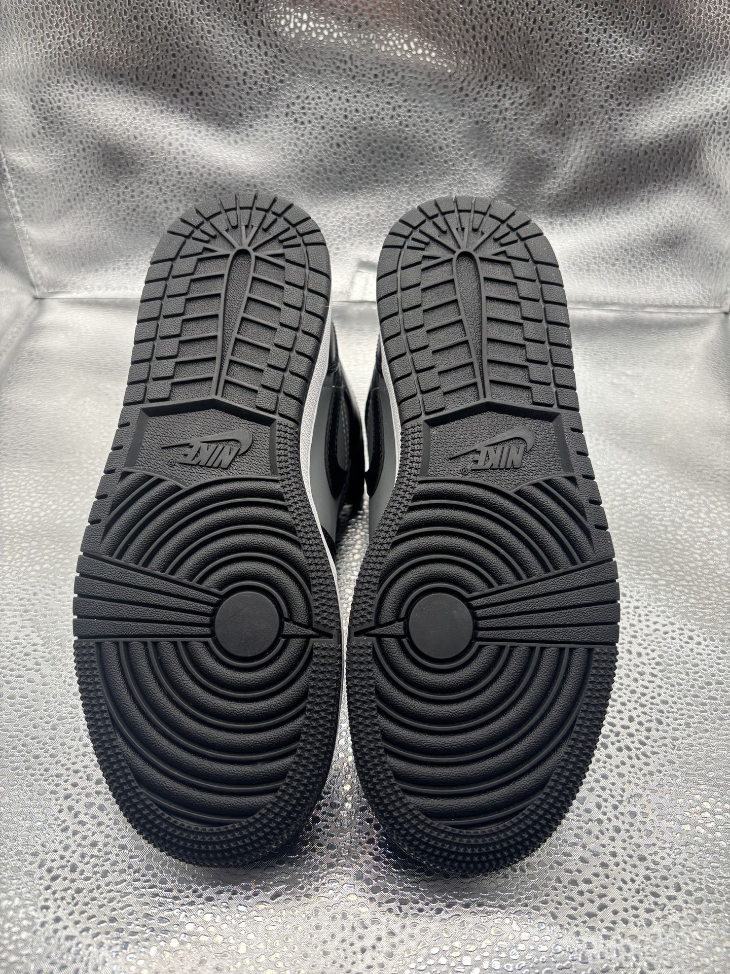Air Jordan 1 Mid Shadow Red GS - photo 3