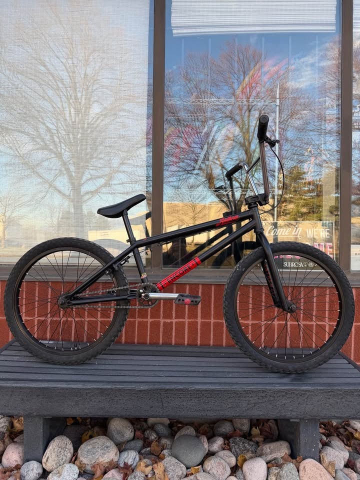 Encore Anthem 22” BMX Bike @ Harvester Bikes (Free Tuneups For 1 - photo 2