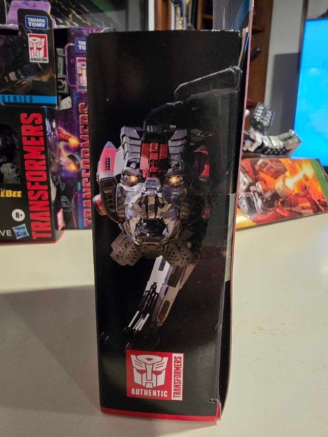 Transformers Studio Series Ravage - photo 4