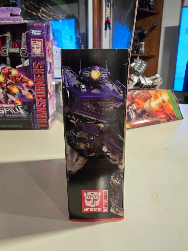 Core class Studio Series Shockwave - photo 4
