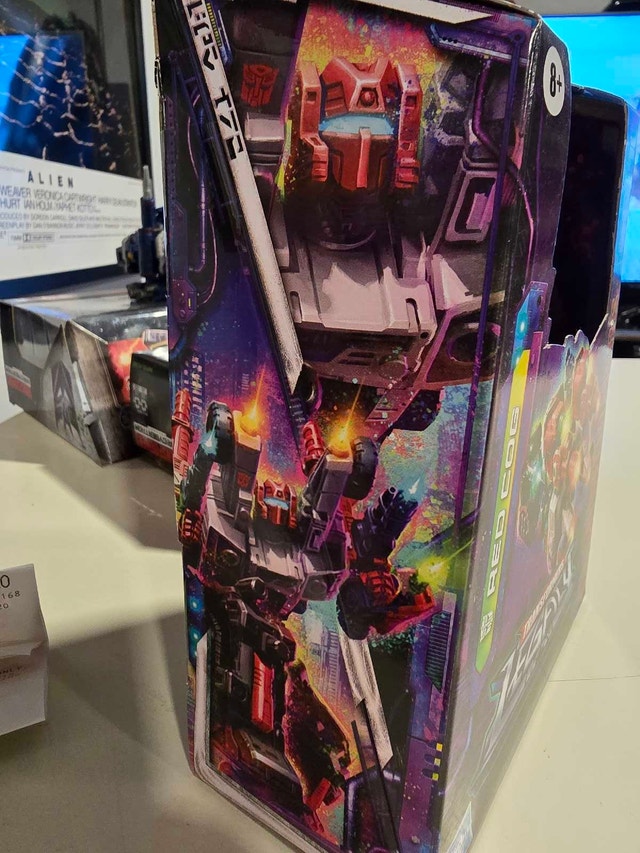 Transformers Legacy Red Cog Deluxe Class Figure - photo 3