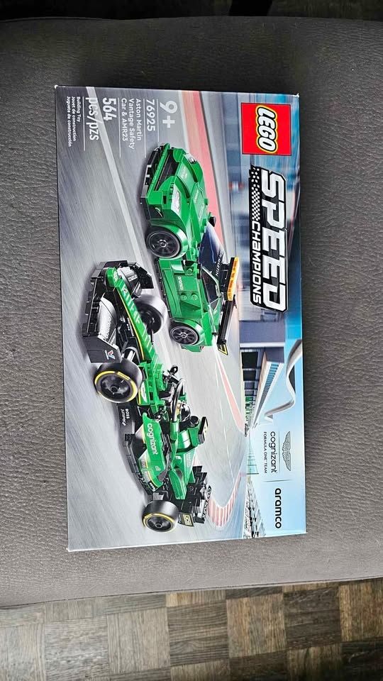 LEGO Speed Champions Aston Martin Vantage Safety Car & AMR23 (76