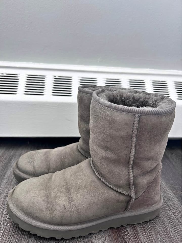 UGG Classic short II