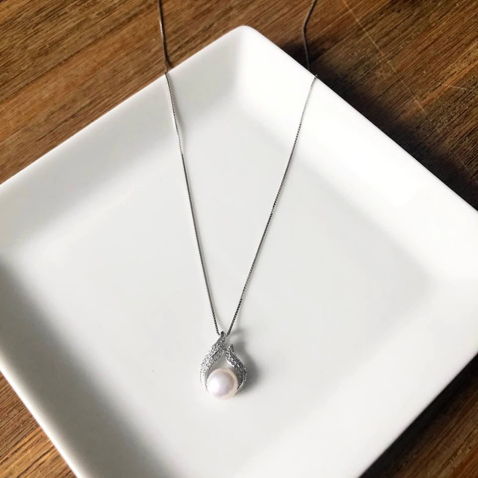 S925 Sterling Silver Zircon Leaf Wrapped Freshwater Pearl Neckla
