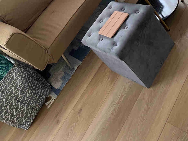 Grey Tufted Ottoman / Footstool – Great Condition