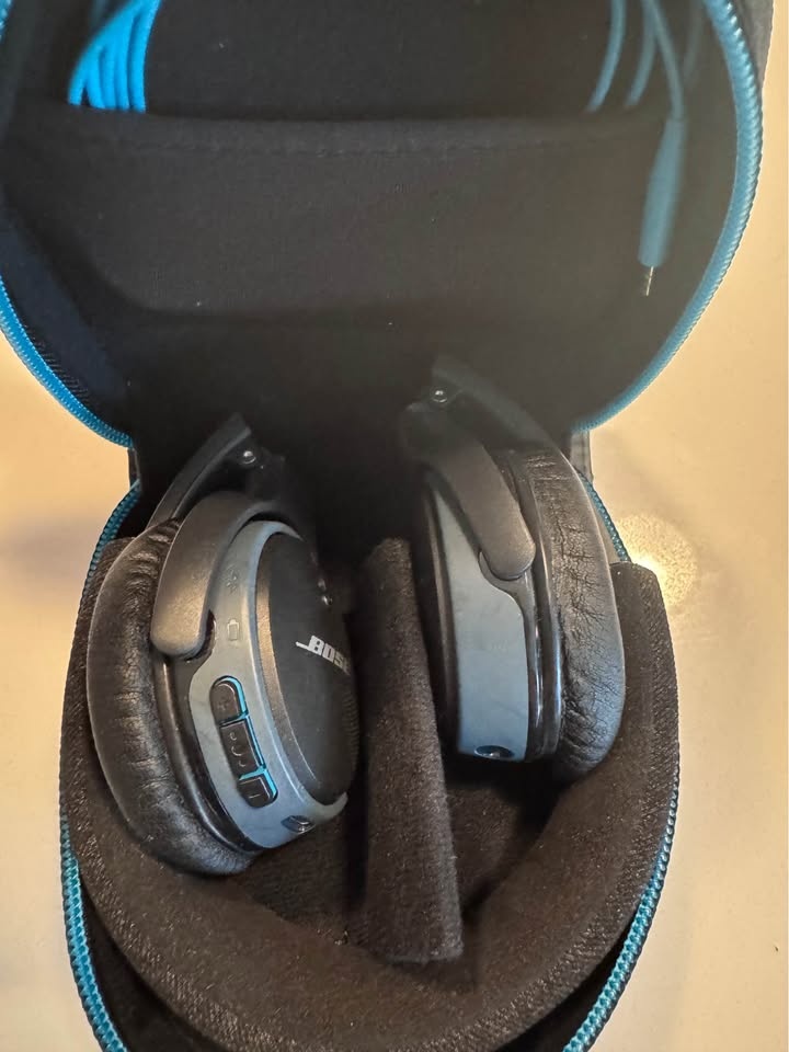 Bose SoundLink Bluetooth Headphones - photo 3