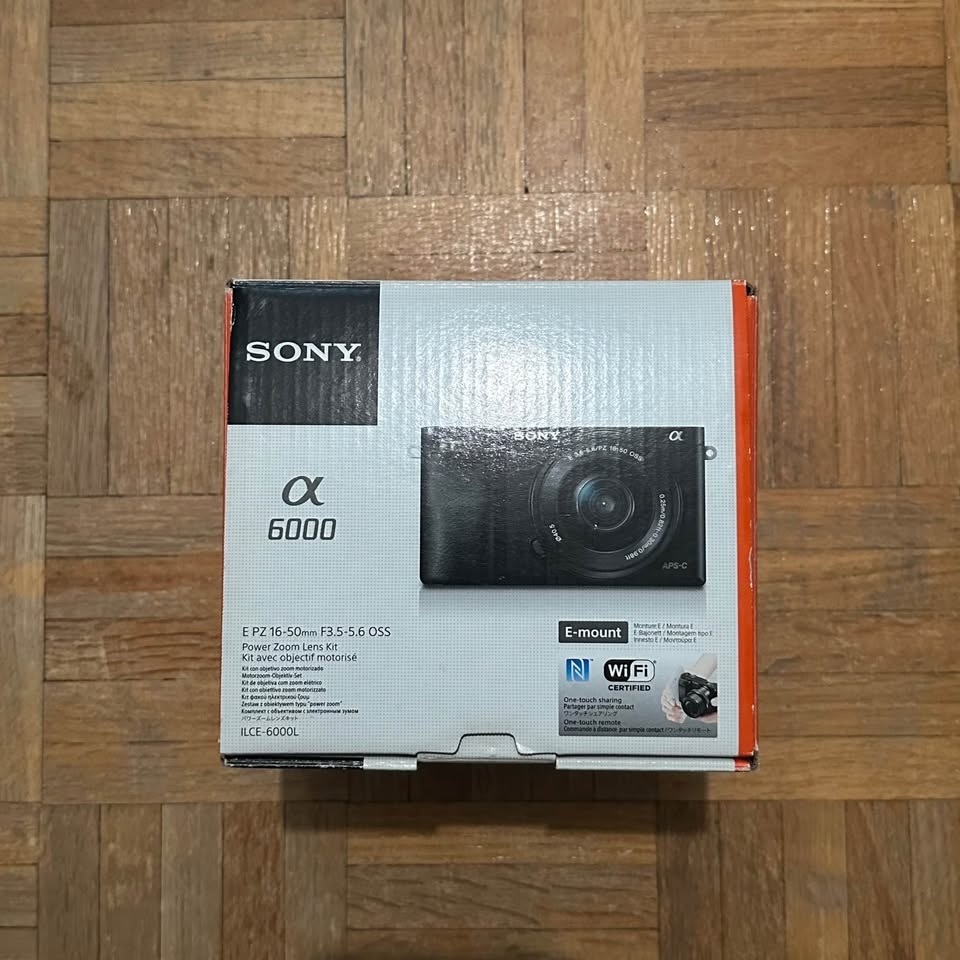 Sony a6000 w/ 16-50mm Kit Lens Bundle - photo 5