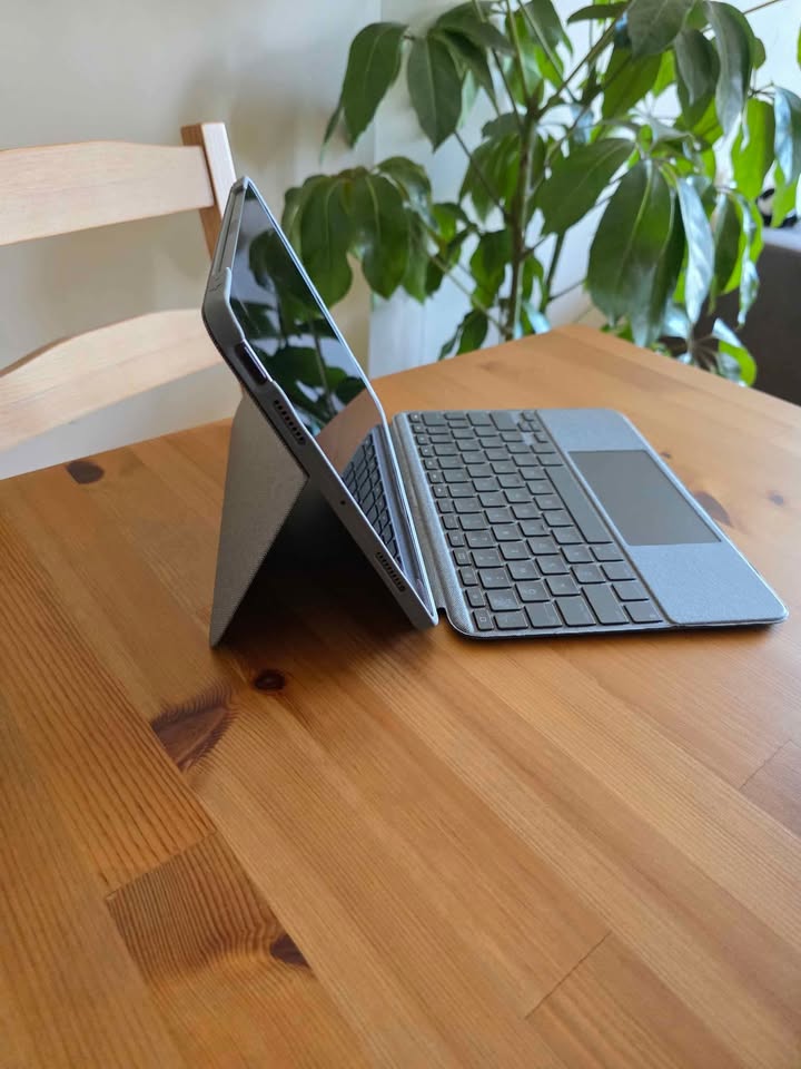 iPad Air 4th Gen - photo 2