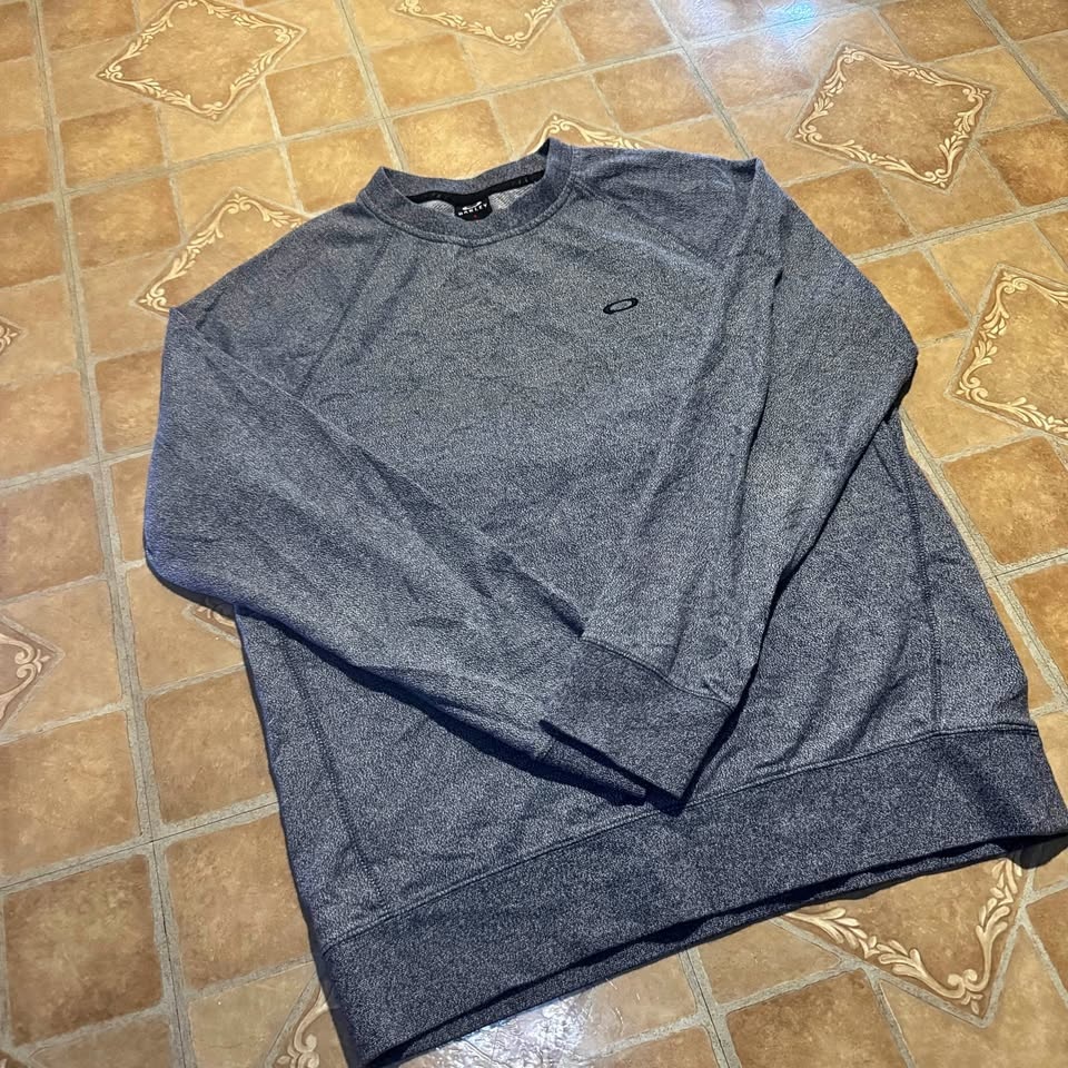 Oakley Men's Crewneck Sweatshirt - Grey - Size Medium